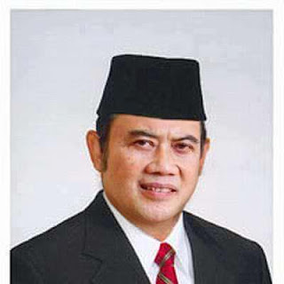 ada ga yg bicarakan capres rhoma irama di kampung agan ?