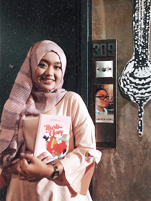 BANGKIT DARI KETERPURUKAN LEWAT BUKU "IT HURTS BUT IT&rsquo;S OKAY"