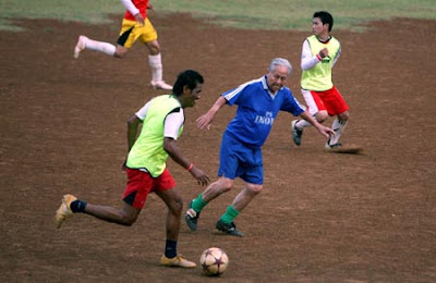 Tan Liong Houw , sang &quot;MACAN BETAWI&quot; Legenda Hidup Timnas Indonesia