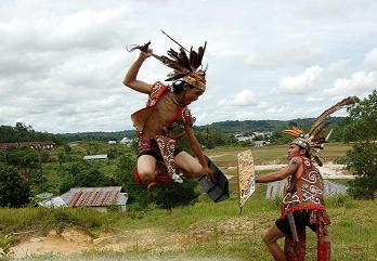 PERSAMAAN BUDAYA MINAHASA DAN DAYAK &#91;NO SARA&#93;