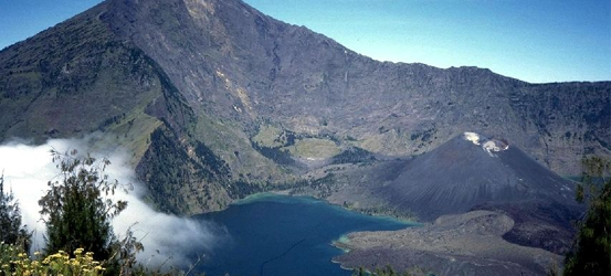 7 Gunung Tertinggi Di Indonesia (Anak Hiking Masuk)