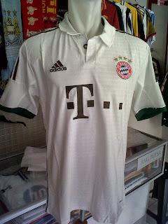 Jersey Bayern Munchen Home, Away, 3rd, dan Kiper Home 2013/2014 Grade Ori Jogja