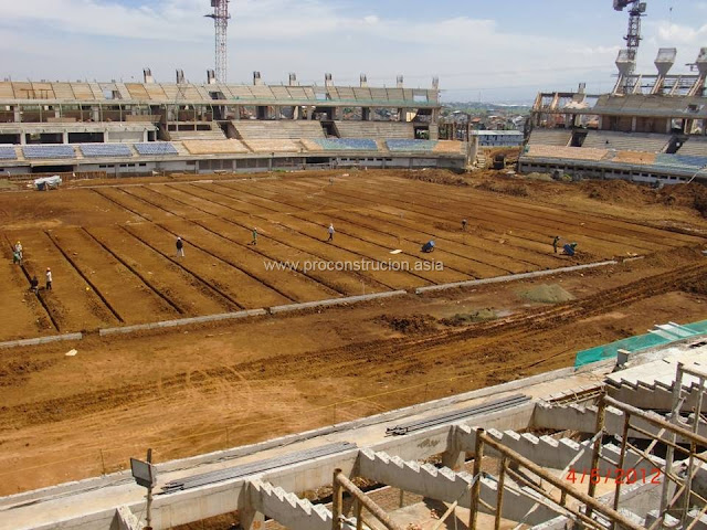 &#91;Proses&#93; Pekerjaan Rumput Lapangan Sepakbola Stadion Gedebage Kota Bandung