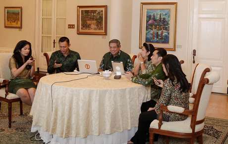 Di Balik Kisah 9 Orang yang Di'folback' oleh @SBYudhoyono