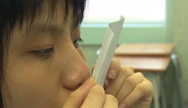 &#91;UNIK DAN GAK BIASA&#93; Gadis Ini Membaca Braille Dengan Bibir