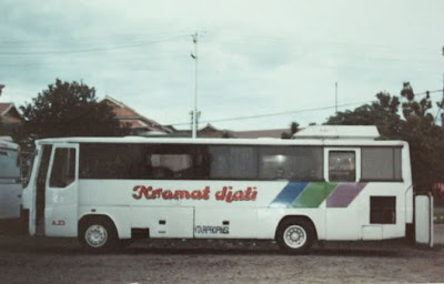 Foto Bus Jadul di Indonesia