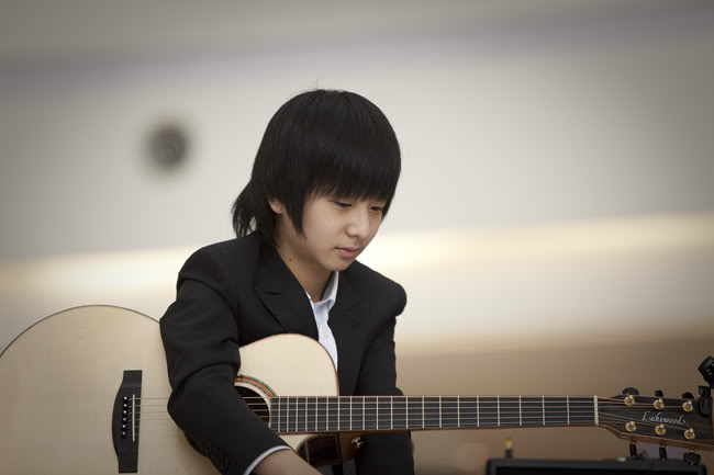 All about Sungha jung &#91;Pemain gitar akustik fingerstyle&#93;.