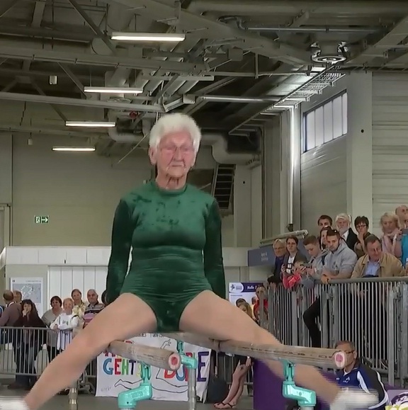 Ini Dia Gan Nenek 91 Tahun Yang Jago Senam Artistik