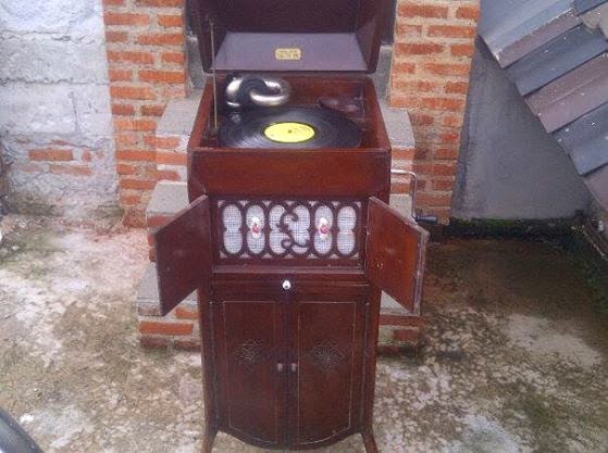 TV TABUNG ANTIK Smua komponen Tabung Hampa