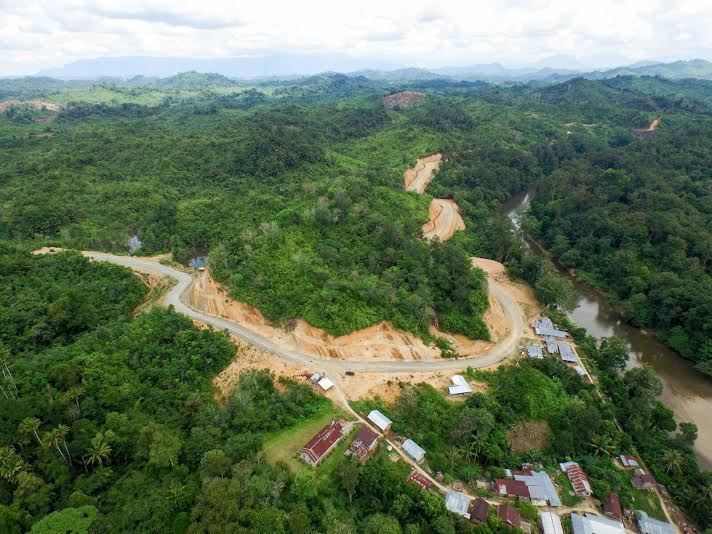 JALAN TRANS PAPUA NAN ELOK DIPANDANG