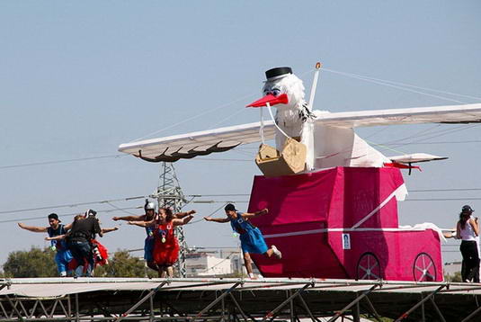 &#91;PICT++&#93; Red Bull Flugtag, Festival Mesin Terbang Paling Lucu ...