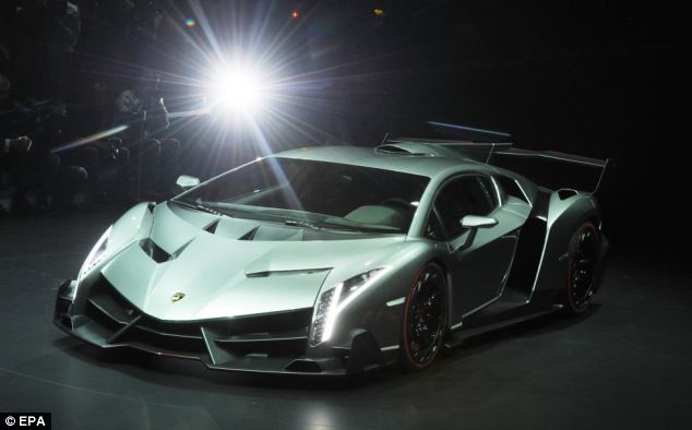 PENAMPAKAN mobil sport SUPER TERBARU dari Lamborghini (Lamborghini Veneno) 