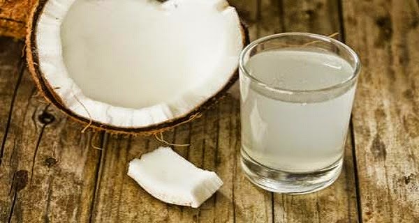 9 Akibat jika sering minum air kelapa 