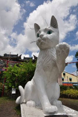 Kisah Patung Kucing dan Anjing dari Berbagai Negara