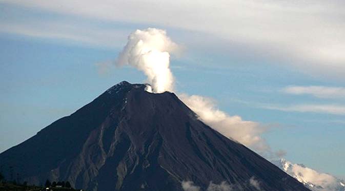 10 Gunung Tertinggi di Indonesia