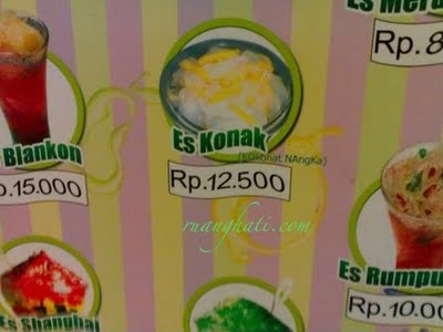 Inilah Makanan dan Minuman Paling Mesum juga Kontroversial yang Ada di Indonesia