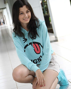 Kimberly Rider Ingin Pacar yang Pintar