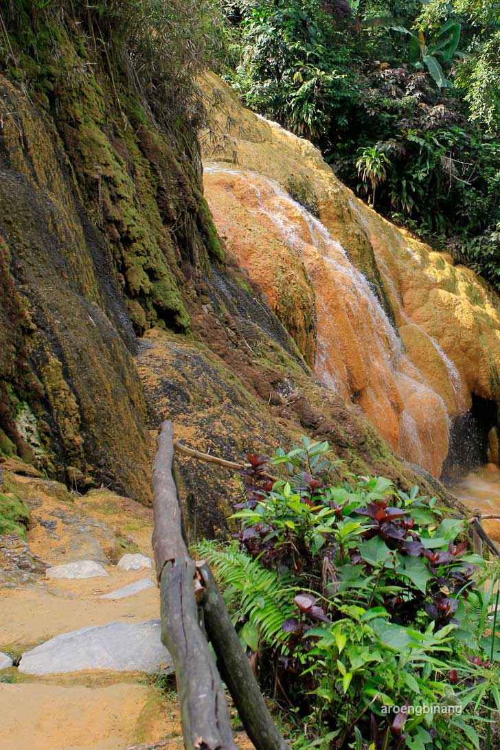 &#91;CoC Regional: Lokasi Wisata&#93; Tebing Belerang Baturraden Banyumas