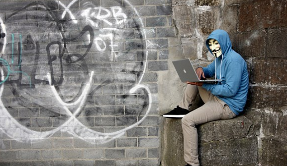 (Trit Heker) 10 Mantan Hacker Yang Sukses Setelah Tobat