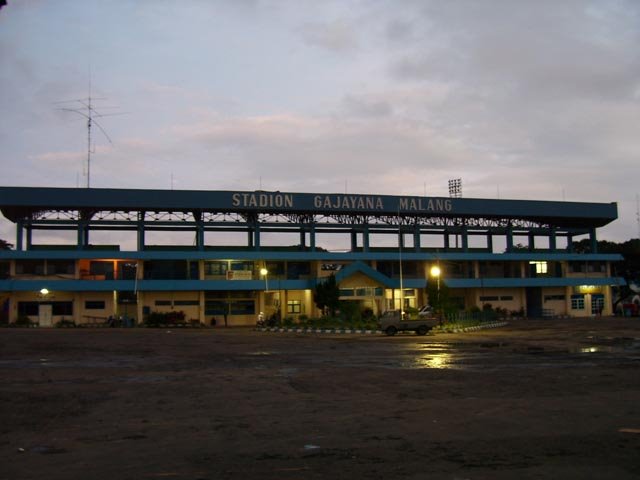 Tahukan Agan Stadion Tertua di Indonesia Dimana??