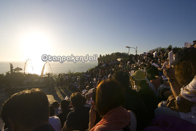 Tari Kecak dan Api Uluwatu, Kolaborasi Spektakuler Alam dan Budaya