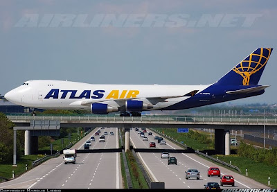 (keren) Jembatan Pesawat Udara di Leipzig/Halle Airport