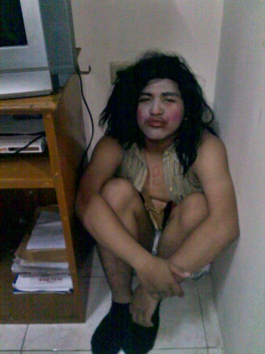 aduuuww-atittt-ditabok-teman-sendiri-kepala-waria-bocor