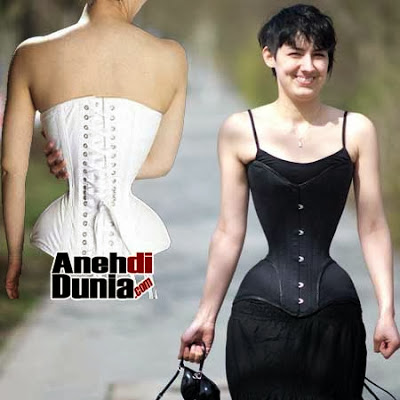Pinggang Wanita Paling Kecil Di Dunia