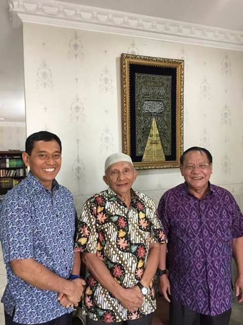 Wajah Sumringah Amien Rais Usai Putranya Wakil Pejabat Non Muslim