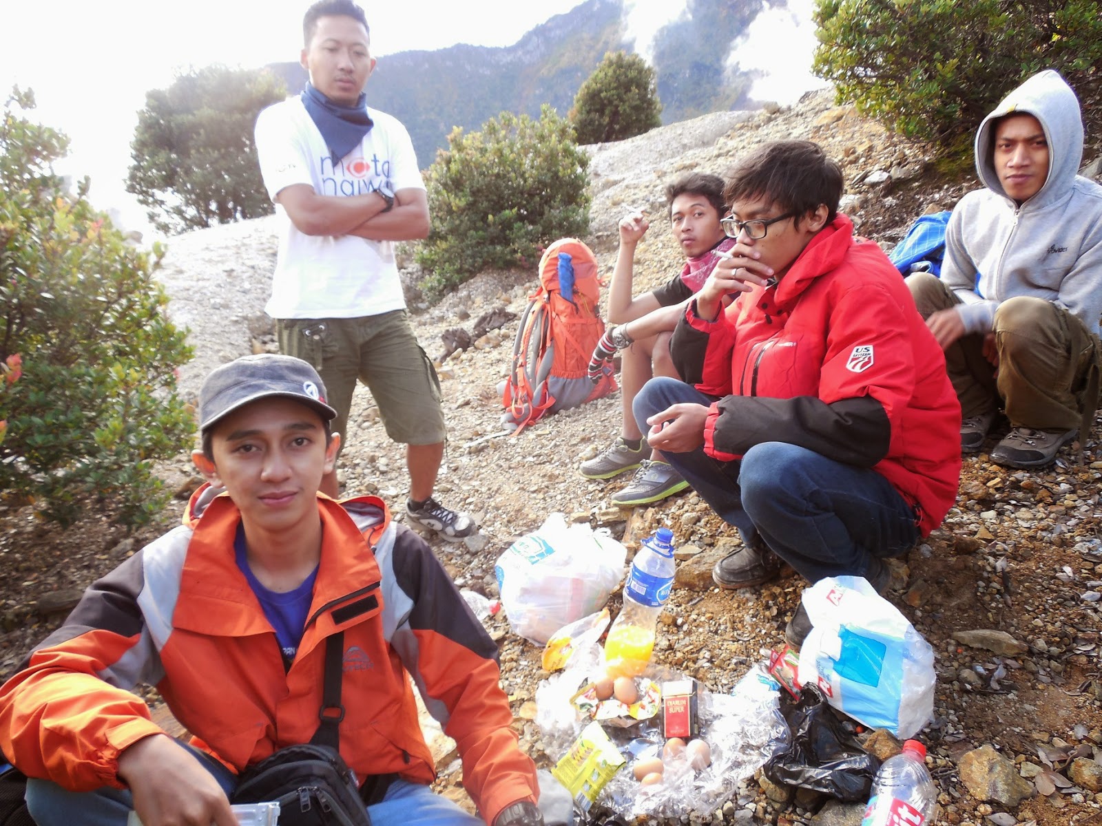PAPANDAYAN VIA CISURUPAN - TURUN VIA CIBATARUA PANGALENGAN