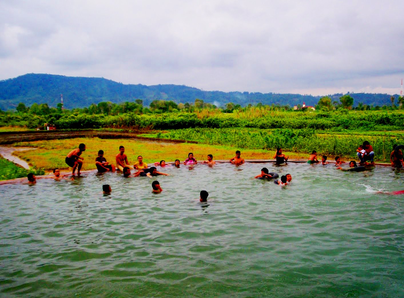 7 Kolam Renang Alami Tercantik di Dunia