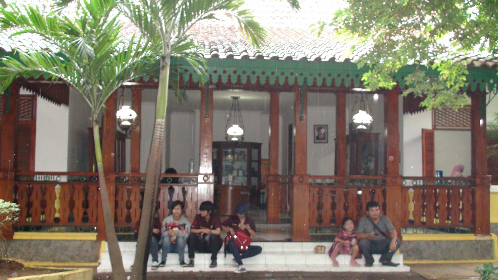 Bahasa Rakyat (Folk Speech) yang Hidup di Indonesia