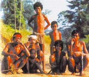 7 Suku Indonesia yang Hampir Punah
