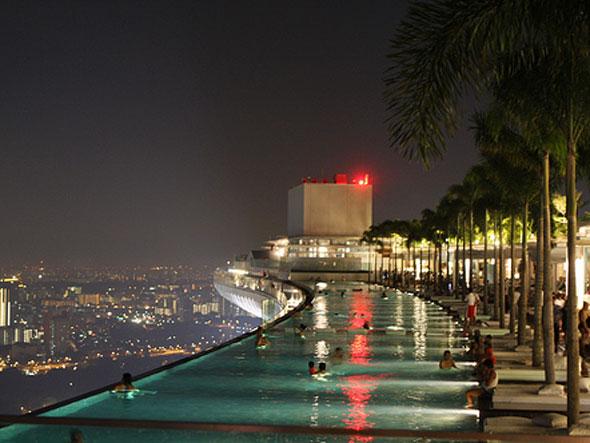 Kolam Renang Atap Yang Keren di Dunia