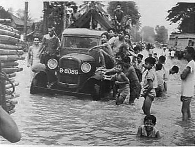 &#91;AYO BATASI !!!&#93; Kepala BKKBN: Makin Banyak Penduduk Ya Banjir Makin Besar 