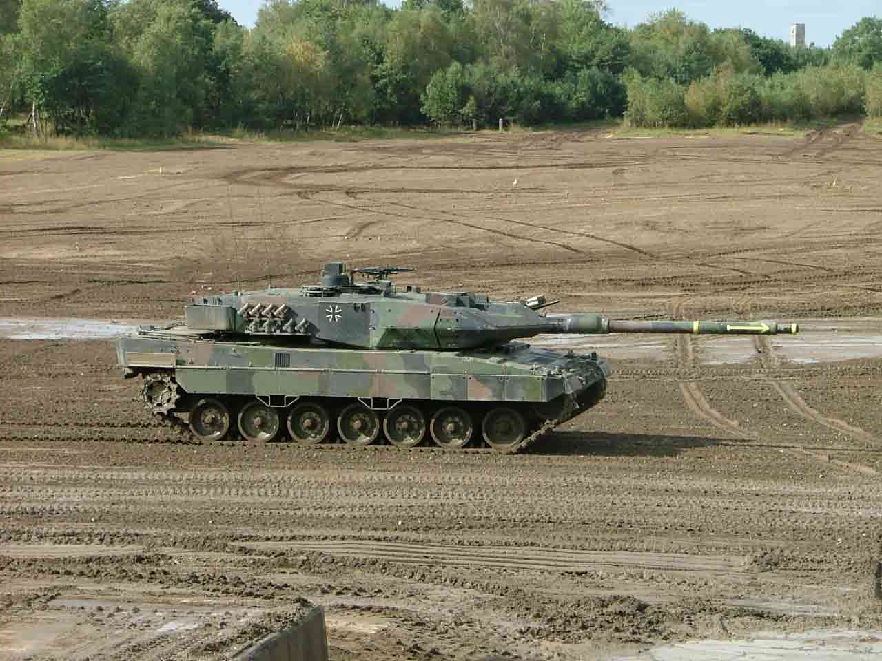 44 tank Leopard mainan baru TNI AD segera tiba di Indonesia