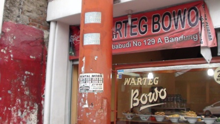 BOWO BUKA WARTEG . JUAL NASI BUNGKUS