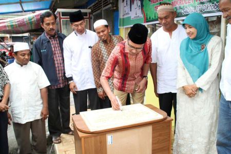 Walau 'cuma' Mushola Kecil di Terminal, Gubernur Irwan Prayitno Penuhi Undangan Hadir