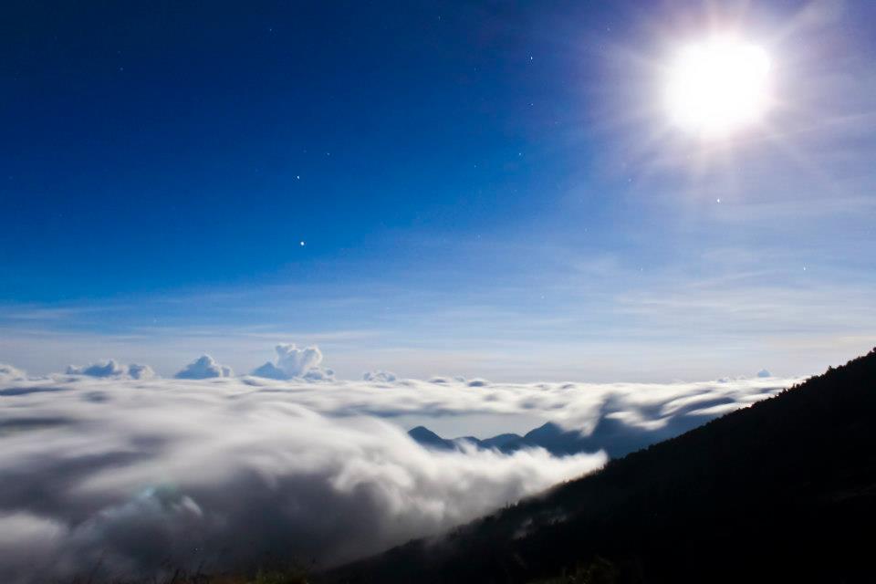 Gunung Rinjani dan Gunung Tambora Dalam Satu Minggu