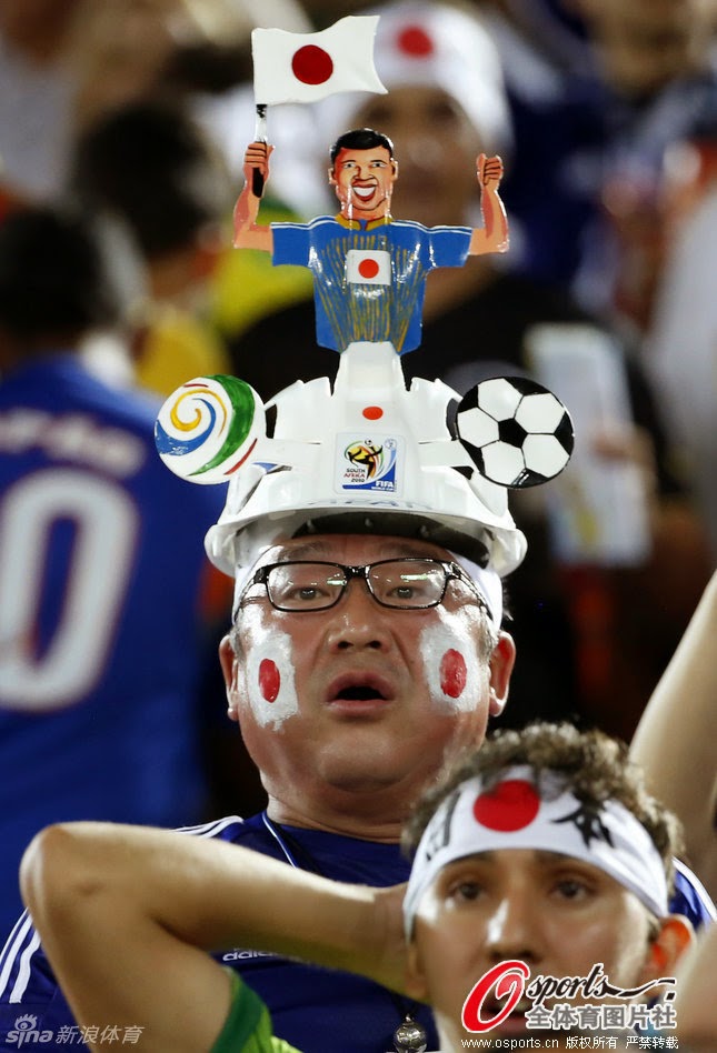 Ekspresi dan Aksi Gokil Para Suporter Jepang di Piala Dunia 2014