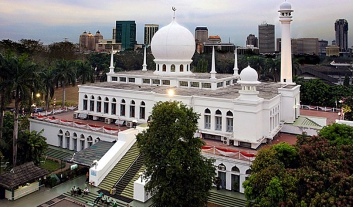 7 Masjid Kampus Terbesar Di Indonesia