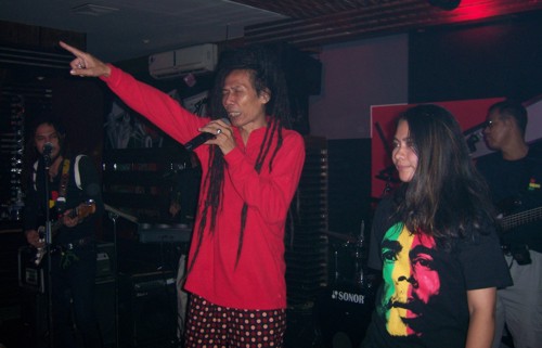 10 Grup Band dan Penyanyi Reggae Terbaik Indonesia