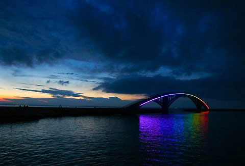 AMAZING.. Jembatan Pelangi di Taiwan