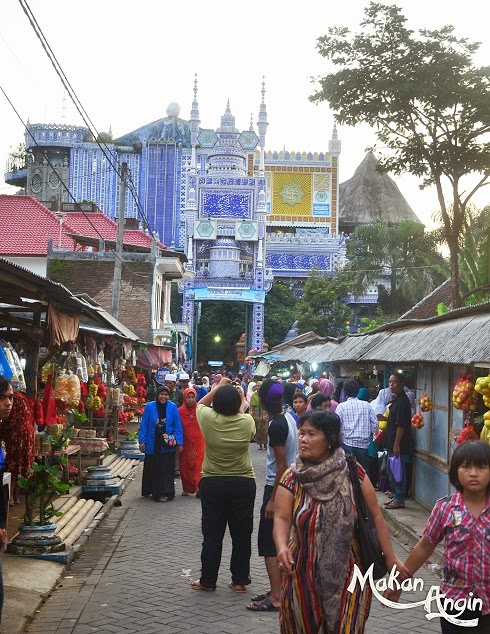 Makan Angin: Masjid yang Dibangun Jin dalam Semalam 