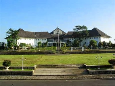 10 cerita hantu dikampus indonesia