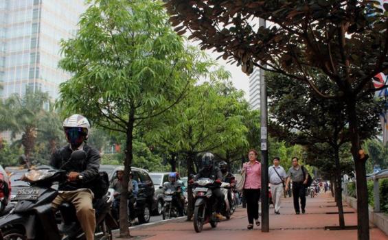 Foto-foto Trotoar Terbersih Di Indonesia