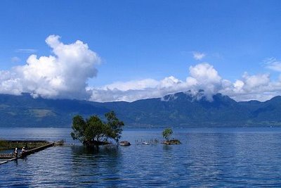 sumatera barat tempat berlibur yang sejuk dan hijau