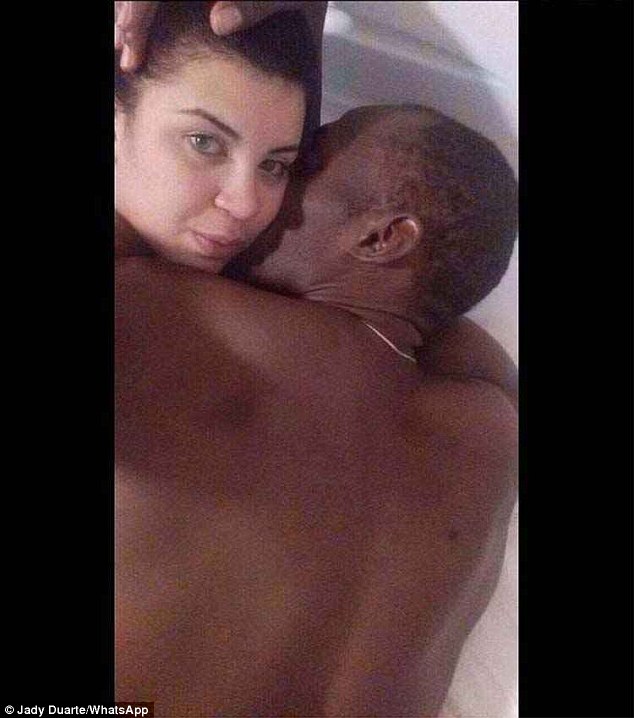 Foto Intim Usain Bolt dengan Mahasiswi Seksi Ini Tersebar Lewat WhatsApp