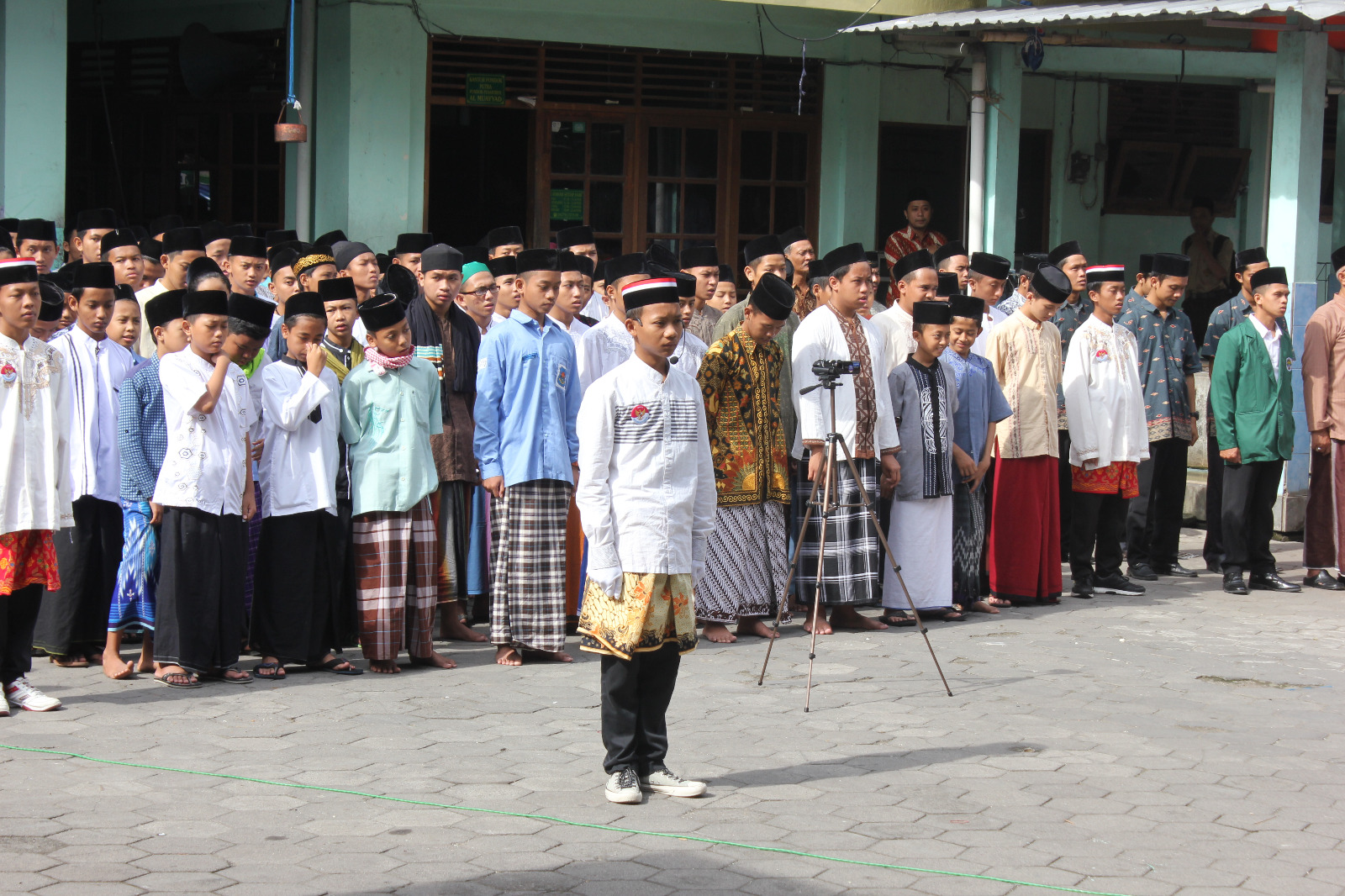 6 Kesan TS Saat Mengikuti Upacara Bendera Selama Belajar di Pesantren