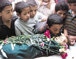 FOTO-FOTO HEROIK PARA MUJAHID CILIK PALESTINA &quot;salut&quot;